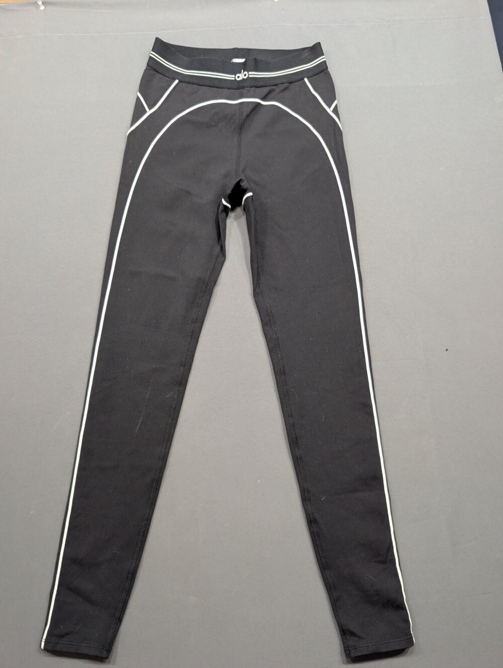 Alo Yoga Women's Black Leggings White Piping Mid-Rise Tight Size M